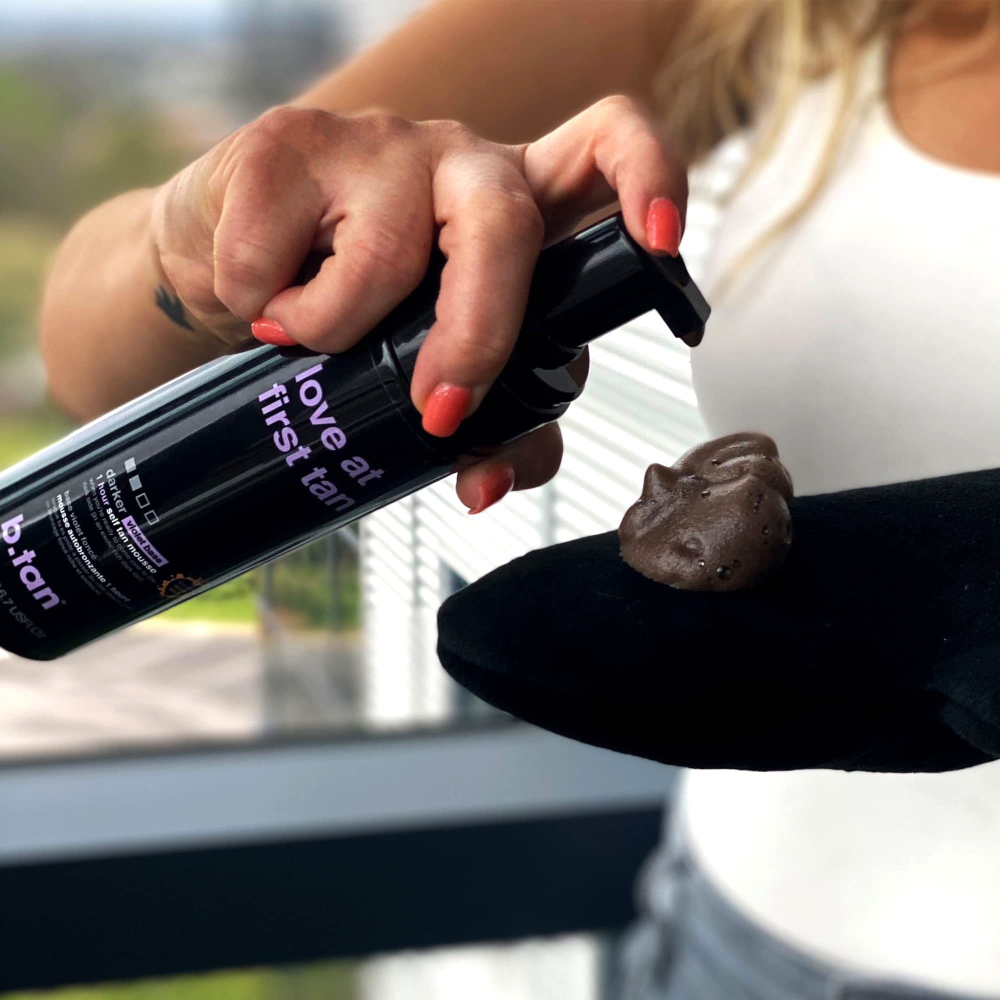 b.tan Tanning Mitt | I Don't Want Tan On My Hands Thumb Self Tanning Mitt Applicator - Evenly Apply Self Tanner Glove for a Natural, Streak-Free Bronzed Glow, For Fake Tan, Sunless Tan & Spray Tan